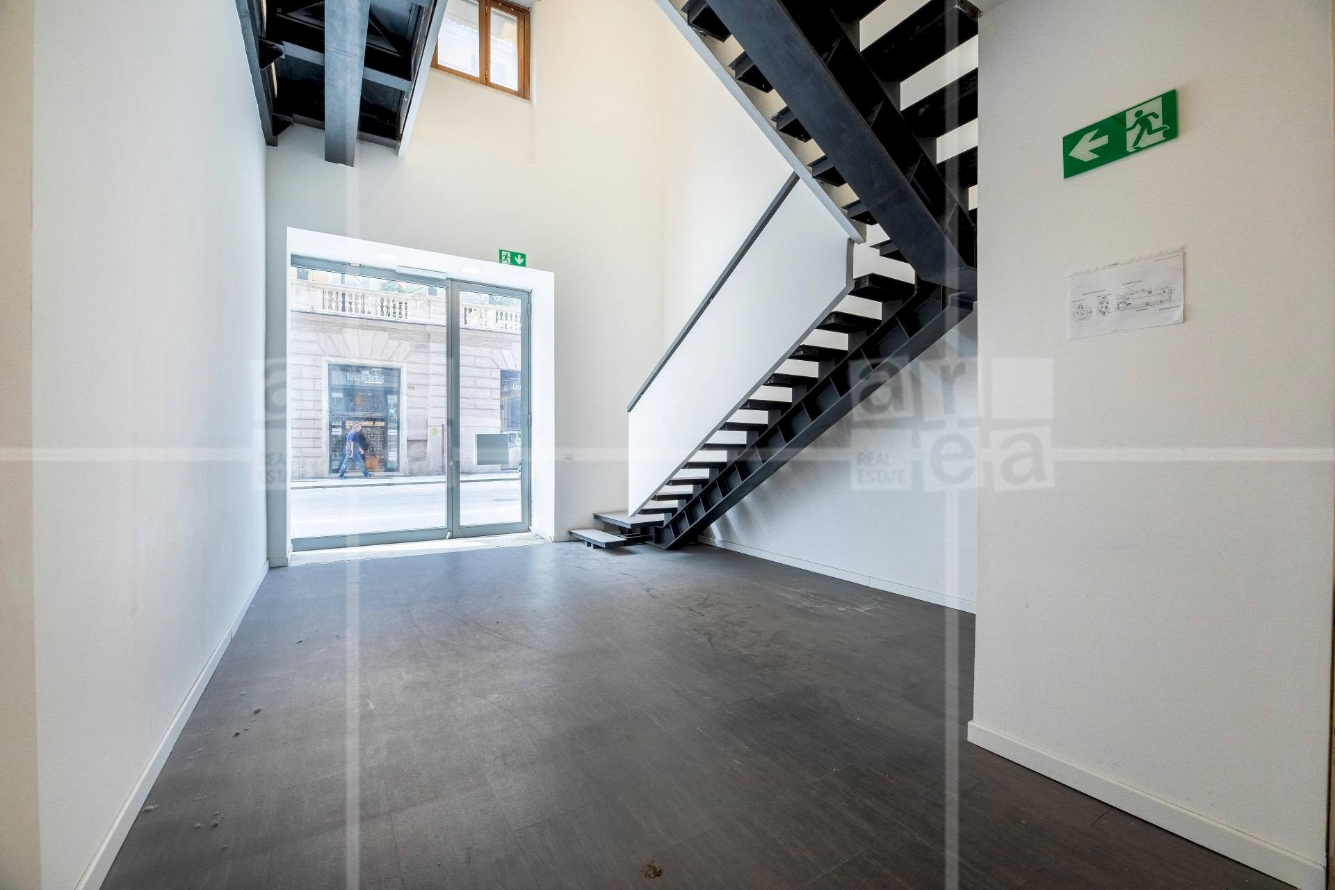 Interno - Commercial Premises Via Tomacelli, Roma - photo 1