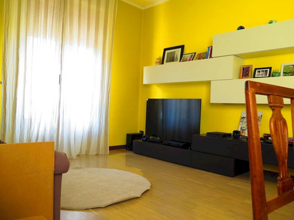 Salone - Quadrilocale via Monsignor Evasio Colli, 18, Parma - foto 1