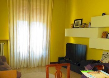 Salone - Quadrilocale via Monsignor Evasio Colli, 18, Parma - foto 3