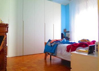 Camera da letto - Quadrilocale via Monsignor Evasio Colli, 18, Parma - foto 10