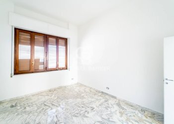 Foto 1 - Locale Commerciale Via Felice Paradiso
 
20-22, Acireale - foto 1