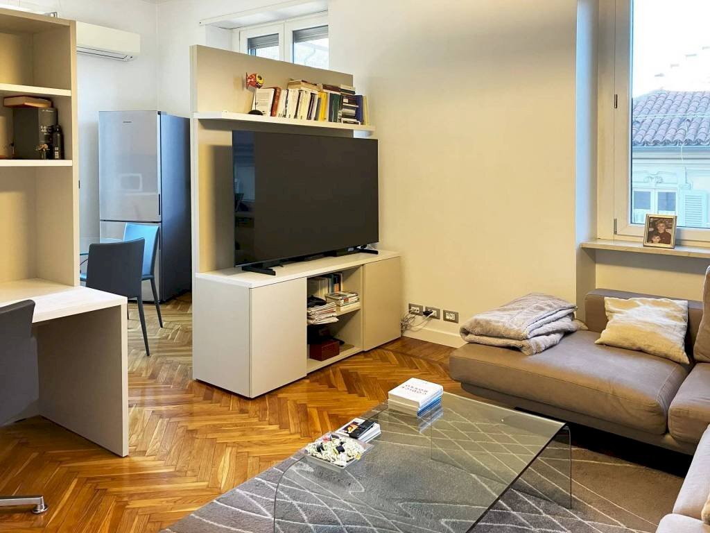 Salone - Bilocale via San Quintino, 4/bis, Torino (zona Centro) - foto 1