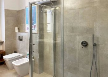 Bagno - Two-room apartment via San Quintino, 4/bis, Torino (neighborhood Centro) - photo 26