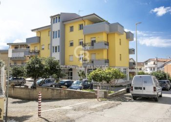 Foto 2 - Quadrilocale Via Enrico de Nicola
 
5, Tarquinia - foto 2