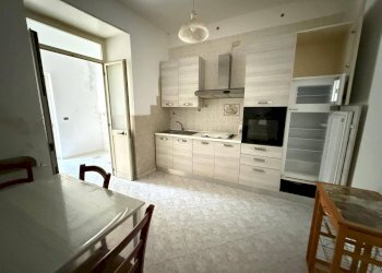 Foto 1 - Trilocale Via Giardini Reali
 
33/18, Caserta - foto 1