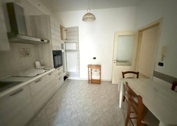 Foto 2 - Trilocale Via Giardini Reali
 
33/18, Caserta - foto 2