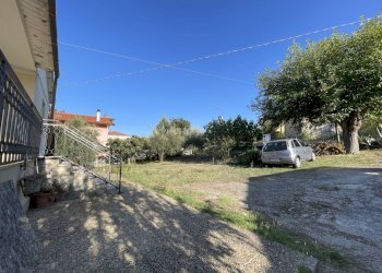 terreno - Casa indipendente Via Prati 16, Alanno - foto 3