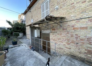 facciata - Casa indipendente via penne 2, Manoppello - foto 23