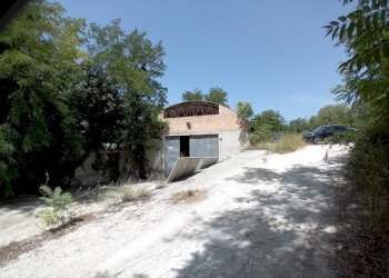 facciata - Shed Via Fiume Orta, Bolognano - photo 15