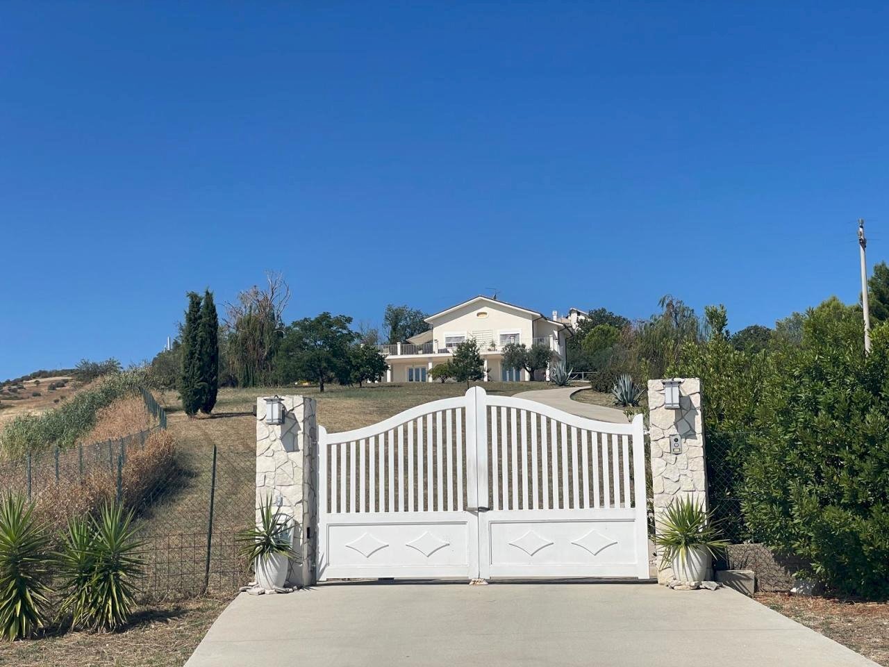 facciata - Villa Via Colle Grande 2, Alanno - photo 1