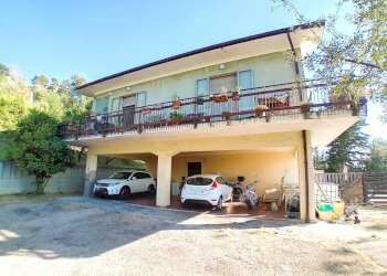 facciata - Casa indipendente via arenazze 99, Chieti - foto 1