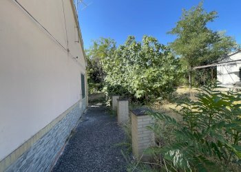 facciata - Appartamento Via Coccialonga 15, Alanno - foto 14