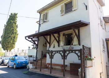 facciata - Casa indipendente Via Tavernola 44, Alanno - foto 2