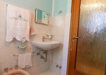 bagno - Casa indipendente Via Tavernola 44, Alanno - foto 11