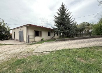 facciata - Independent house Contrada Solcano 84, San Valentino in Abruzzo Citeriore - photo 27