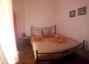 camera da letto - Casa indipendente Corso Giuseppe Mazzini 123, Torre De' Passeri - foto 14