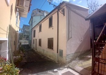 facciata - Casa indipendente Vico I Rione Fara 5, Manoppello - foto 1