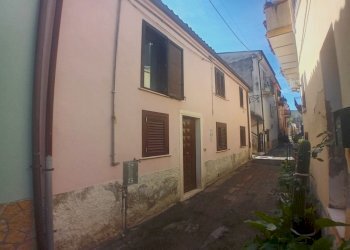 facciata - Casa indipendente Vico I Rione Fara 5, Manoppello - foto 2