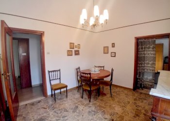 sala da pranzo - Palazzo Storico Piazza San Rocco 22, Torre De' Passeri - foto 5