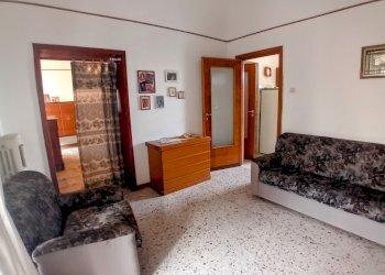 sala da pranzo - Palazzo Storico Piazza San Rocco 22, Torre De' Passeri - foto 9