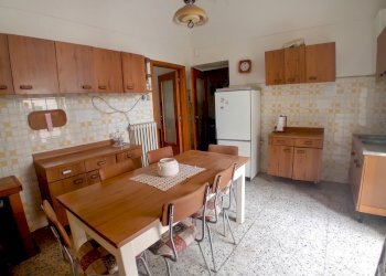 cucina - Palazzo Storico Piazza San Rocco 22, Torre De' Passeri - foto 10