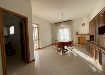 sala - Casa indipendente Via Fonte Pianuccia 3, Rosciano - foto 8