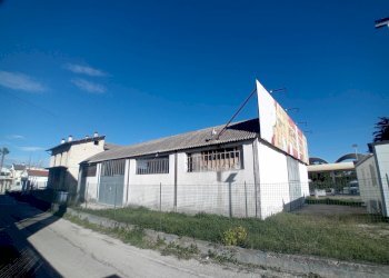 facciata - Capannone Via Tiburtina 47, Manoppello - foto 13