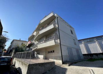 facciata - Apartment Via Pacchiarotti 4, Scafa - photo 2