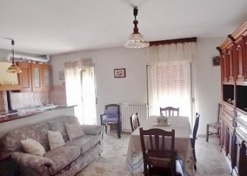 20250723_100933.jpg - Casa indipendente Via M. Parlatore 40, Orsogna - foto 1