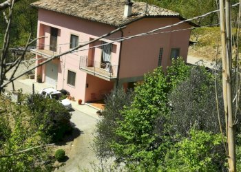 IMG_20250422_115116.jpg - Casa indipendente Contrada Santa Maria 12, Farindola - foto 1