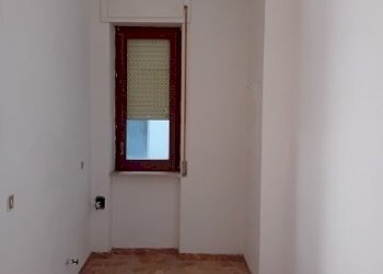 20250423_190117.jpg - Locale Commerciale Via Roma, Orsogna - foto 4