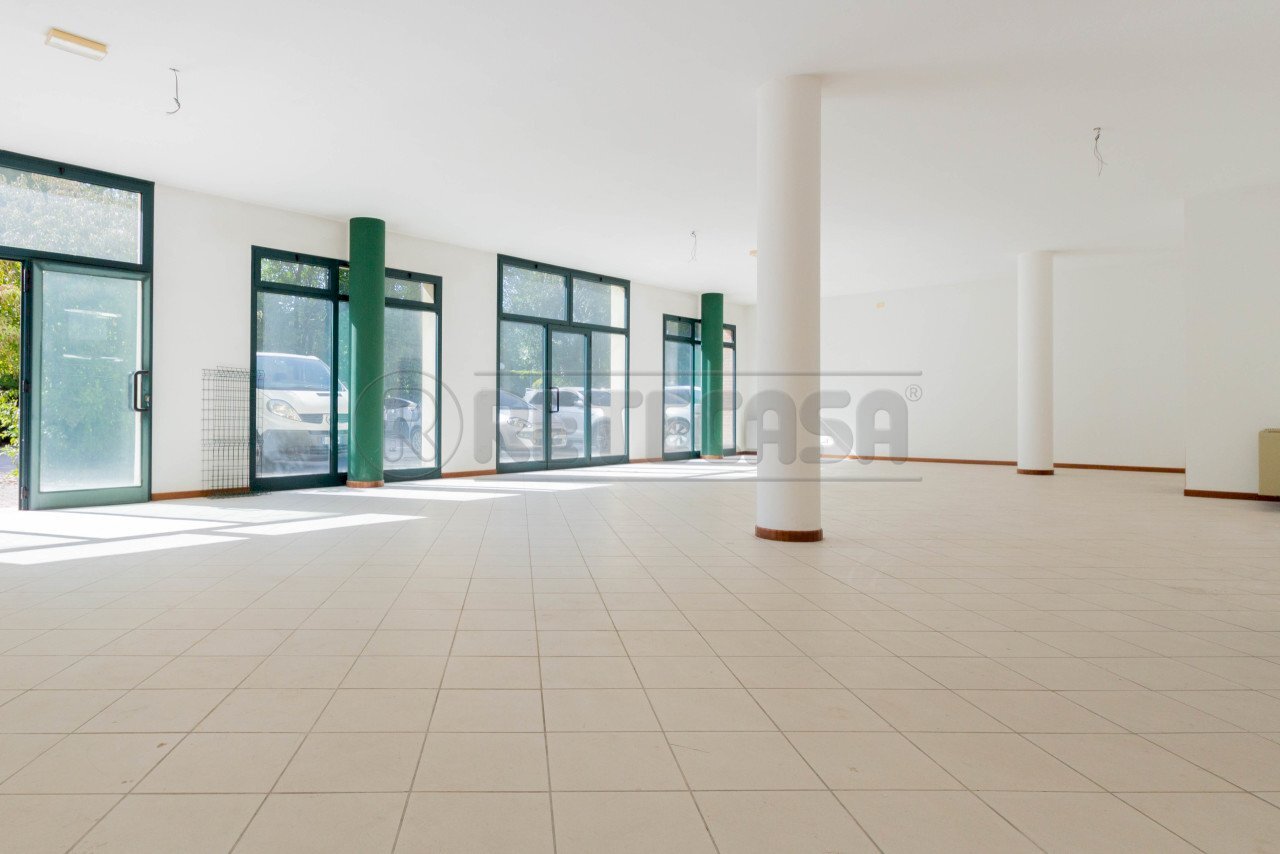 IMG_7666.jpg - Locale Commerciale Via Acque 6, Bolzano Vicentino - foto 2