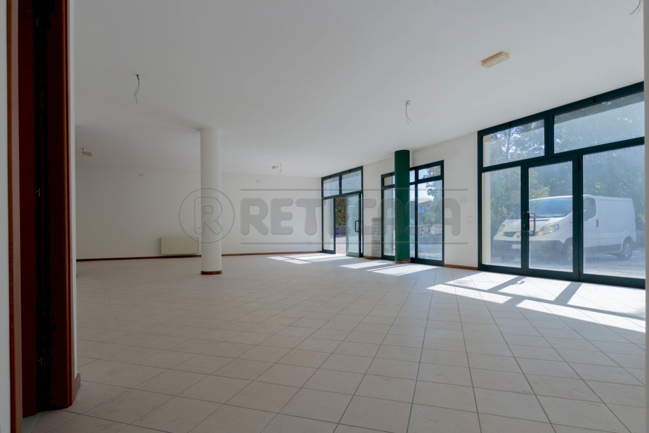 IMG_7667.jpg - Locale Commerciale Via Acque 6, Bolzano Vicentino - foto 3