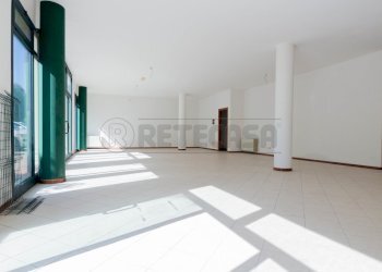 IMG_7665.jpg - Locale Commerciale Via Acque 6, Bolzano Vicentino - foto 1