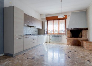 IMG_7630.jpg - Porzione di casa VIA DEGLI EROI 65, Quinto Vicentino - foto 4