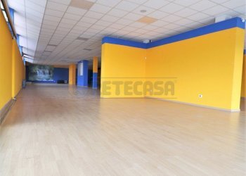 IMG_6100 (2).JPG - Locale Commerciale Strada Padana verso Padova 64, Vicenza - foto 6