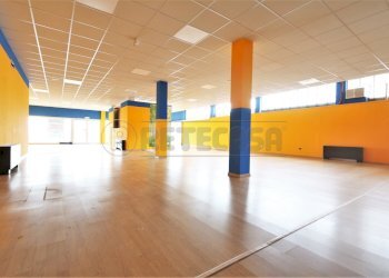 IMG_6104.JPG - Locale Commerciale Strada Padana verso Padova 64, Vicenza - foto 10