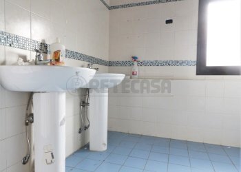 IMG_6109.JPG - Locale Commerciale Strada Padana verso Padova 64, Vicenza - foto 15