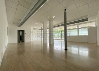 2.jpg - Commercial Premises Bassano del Grappa - photo 2