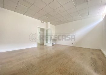4.jpg - Commercial Premises Bassano del Grappa - photo 4