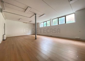 11.jpg - Commercial Premises Bassano del Grappa - photo 11