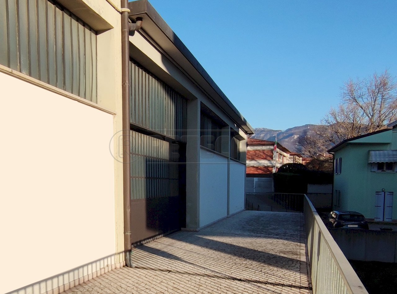 1734079937740.jpg - Magazzino Bassano del Grappa - foto 2