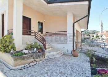 portico ingresso - Villa Stradella Muzzi 22, Montebello Vicentino - foto 4