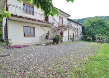 cortile - Casale Via Danesi di Sopra 50, Montecchia di Crosara - foto 3