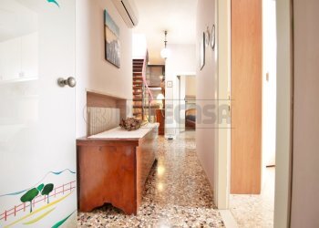 corridoio e disbrigo piano primo - Casa semi indipendente Via XXIV Maggio 43, Montebello Vicentino - foto 13