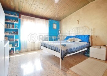 camera da letto paino secondo - Casa semi indipendente Via XXIV Maggio 43, Montebello Vicentino - foto 24