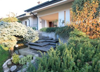 giardino e ingresso - Villa VIA GIACOMO LEOPARDI 2, Arzignano - foto 1