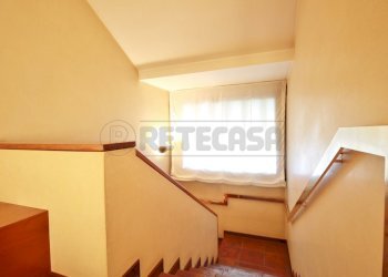 scale del primo piano - Villa VIA GIACOMO LEOPARDI 2, Arzignano - foto 29