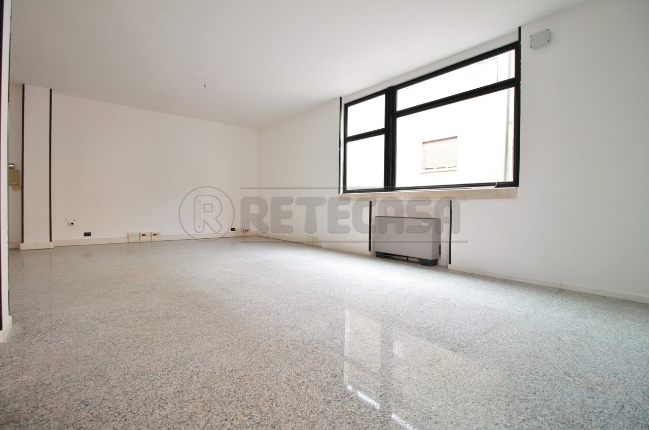 negozio - Commercial Premises Piazza Regaù 1, Zermeghedo - photo 3