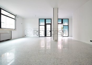 negozio - Locale Commerciale Piazza Regaù 1, Zermeghedo - foto 4